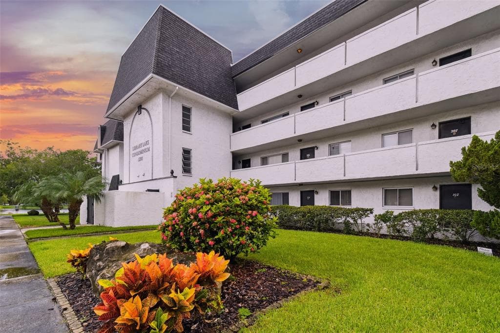 1200 37TH STREET N UNIT 106 ST PETERSBURG, FL 33713