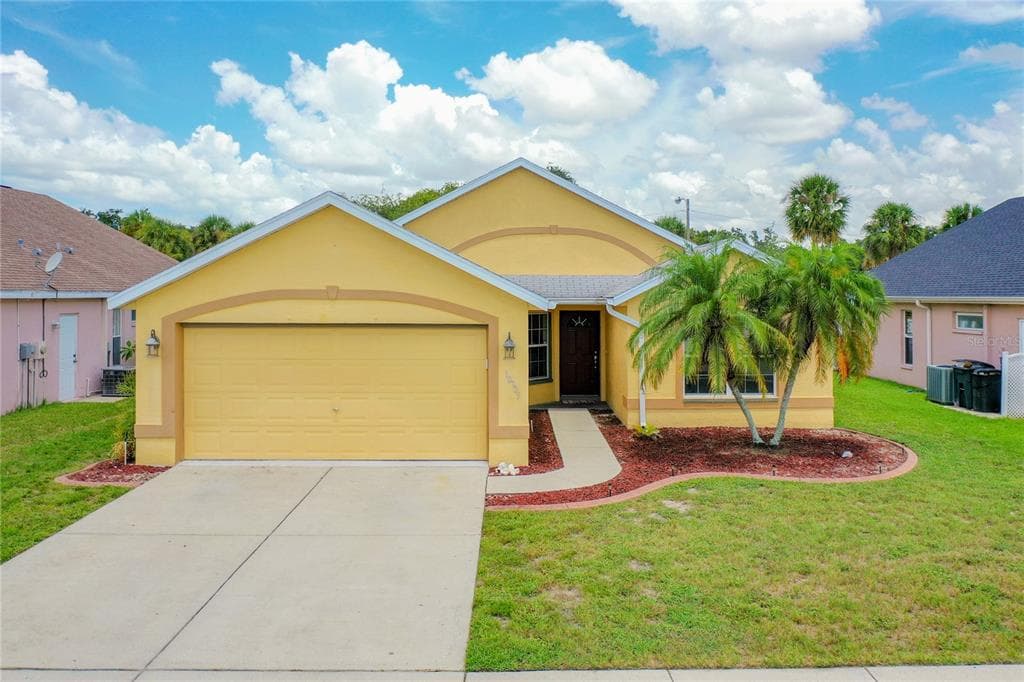 10305 PEOPLES LOOP PORT RICHEY, FL 34668