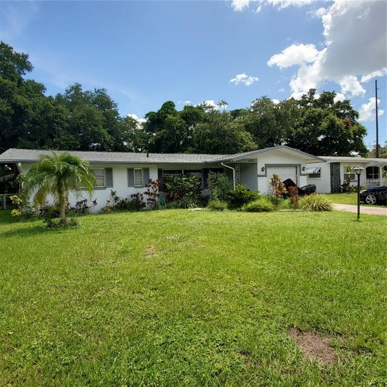 1513 SANDY LANE