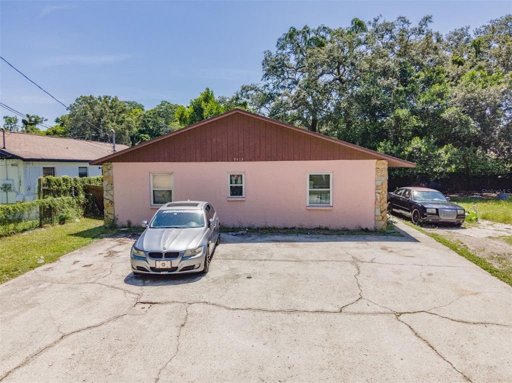 9413 N BROOKS STREET TAMPA, FL 33612