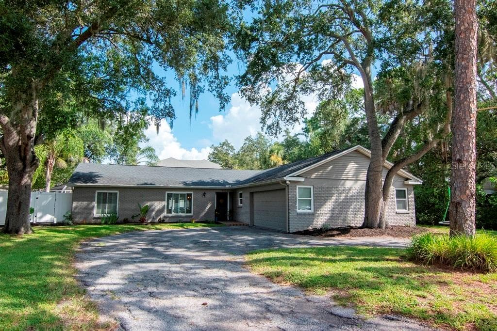 4633 W LOWELL AVENUE TAMPA, FL 33629