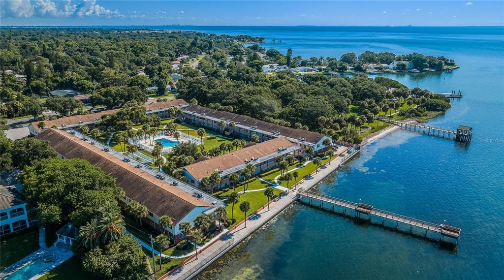 650 PINELLAS POINT DRIVE S UNIT 210 ST PETERSBURG, FL 33705