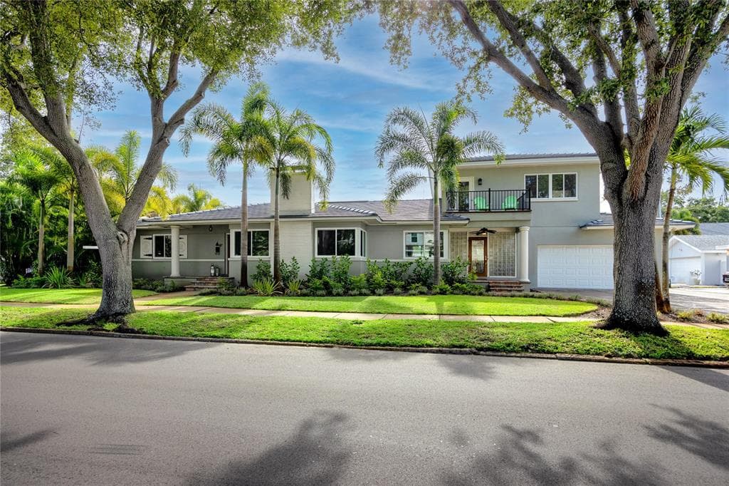 1800 LOCUST STREET NE ST PETERSBURG, FL 33704