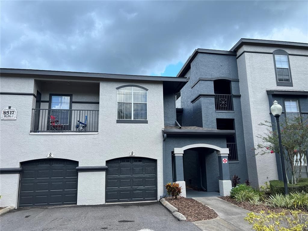 8517 SEA HARBOUR LANE UNIT 207 TEMPLE TERRACE, FL 33637