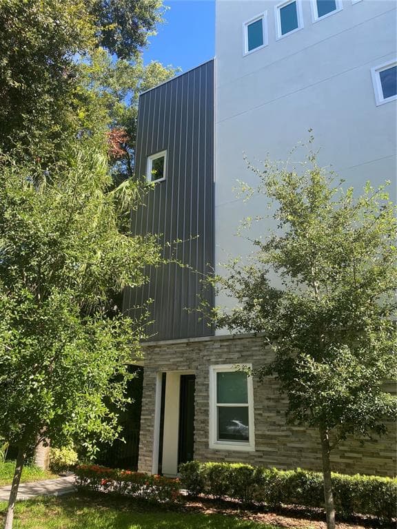 117 5TH AVENUE N ST PETERSBURG, FL 33701