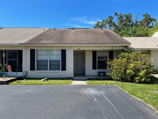 300 KENT PLACE SAFETY HARBOR, FL 34695