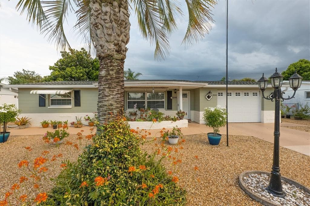 5044 TILSON DRIVE NEW PORT RICHEY, FL 34652
