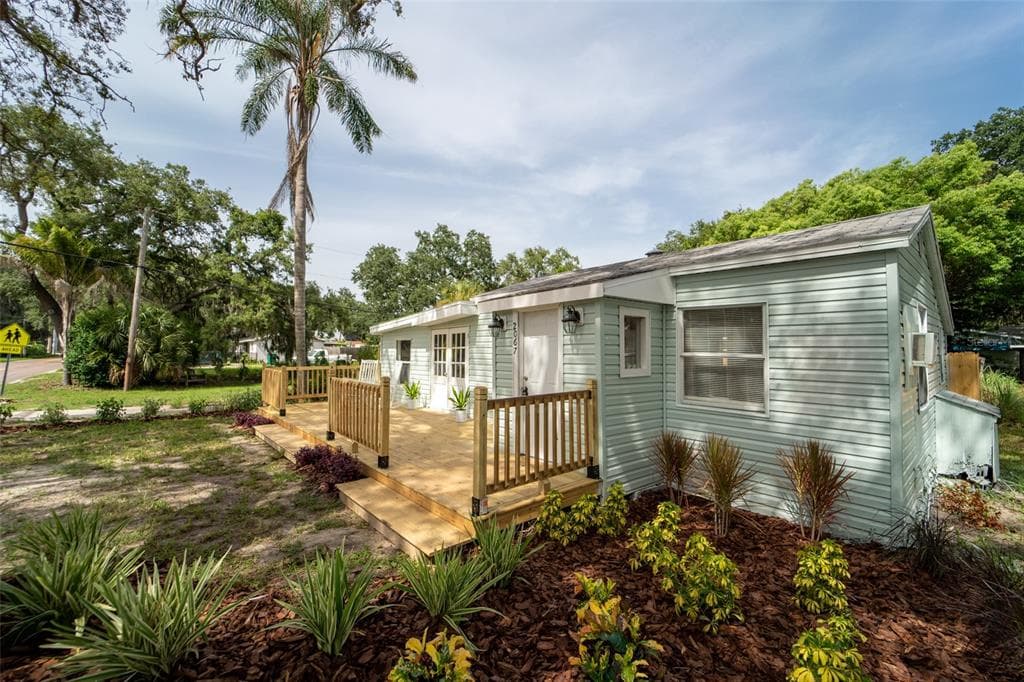 2067 N BETTY LANE CLEARWATER, FL 33755