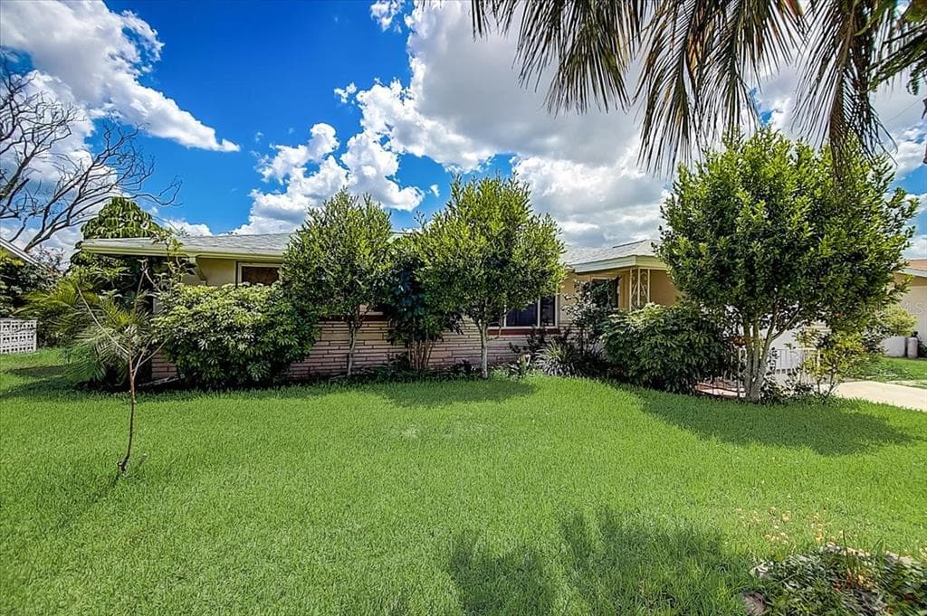 7914 BRACKEN DRIVE PORT RICHEY, FL 34668