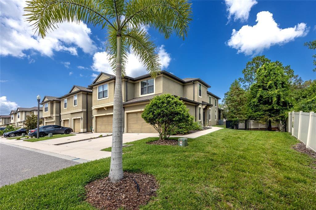 5186 BAY ISLE CIRCLE CLEARWATER, FL 33760