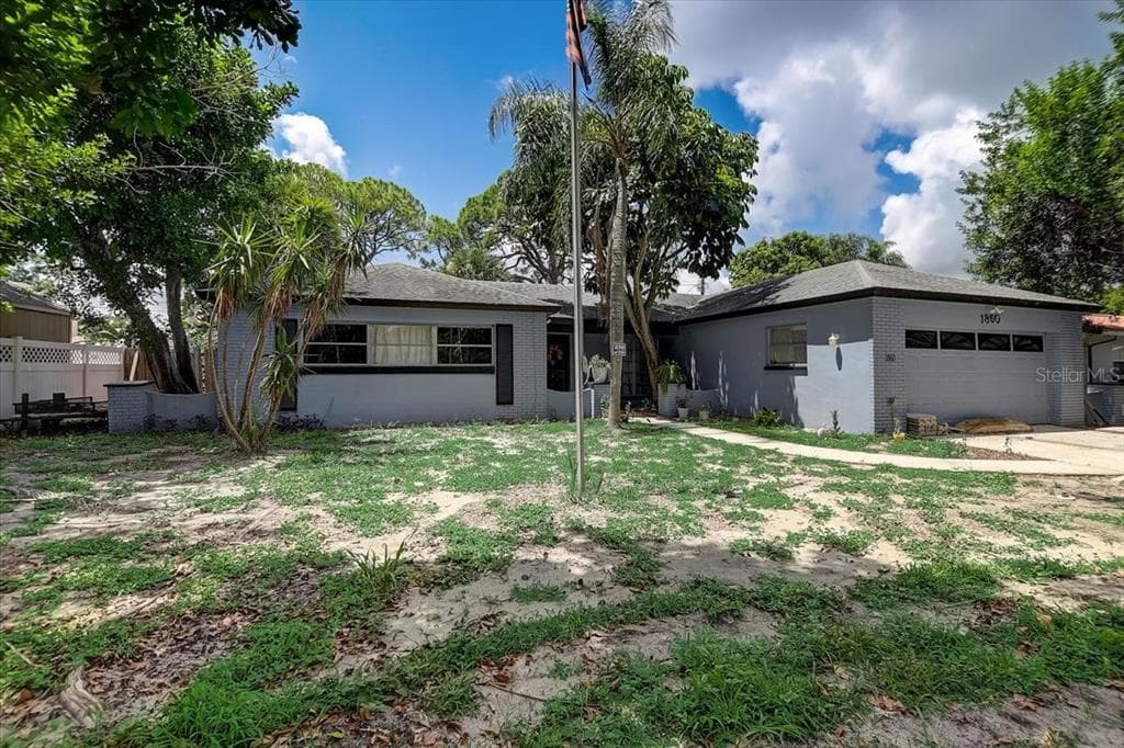 1860 62ND AVENUE S ST PETERSBURG, FL 33712