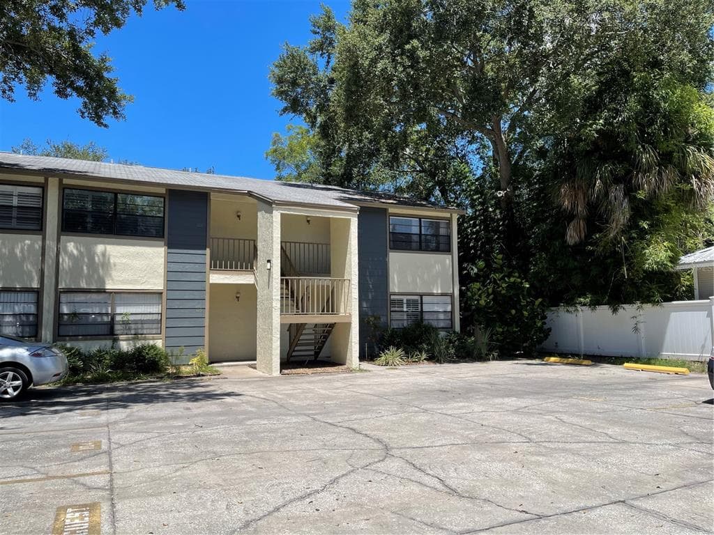 4809 S MOUND AVENUE UNIT 106 TAMPA, FL 33611