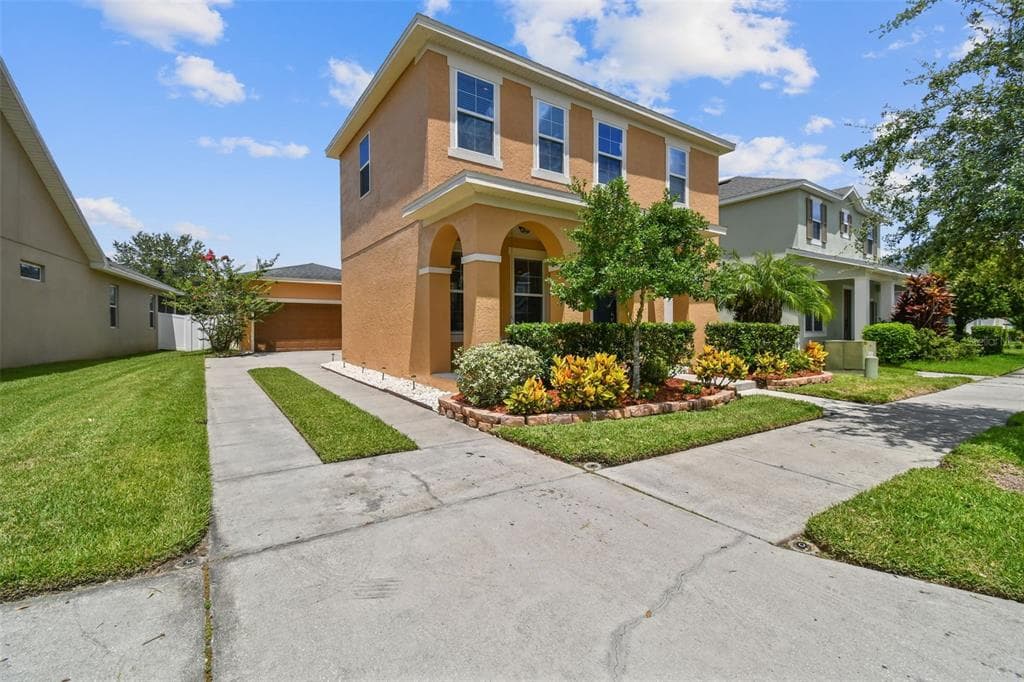 5233 SUNCATCHER DRIVE WESLEY CHAPEL, FL 33545