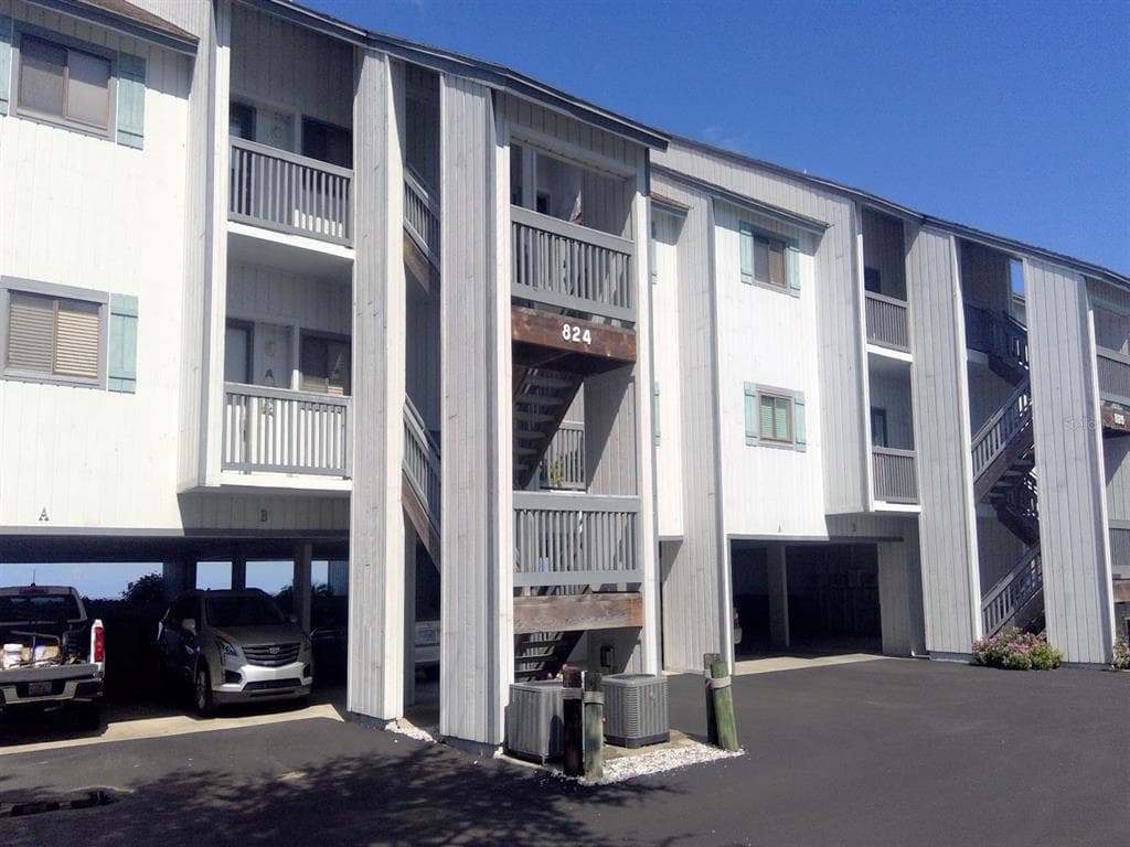 824 A BAHIA DEL SOL DR UNIT 51 RUSKIN, FL 33570