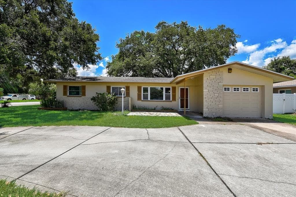 1785 TOWNSEND STREET CLEARWATER, FL 33755