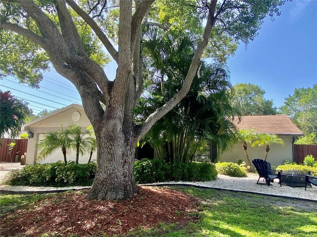 508 WHITE OAK DRIVE TARPON SPRINGS, FL 34689