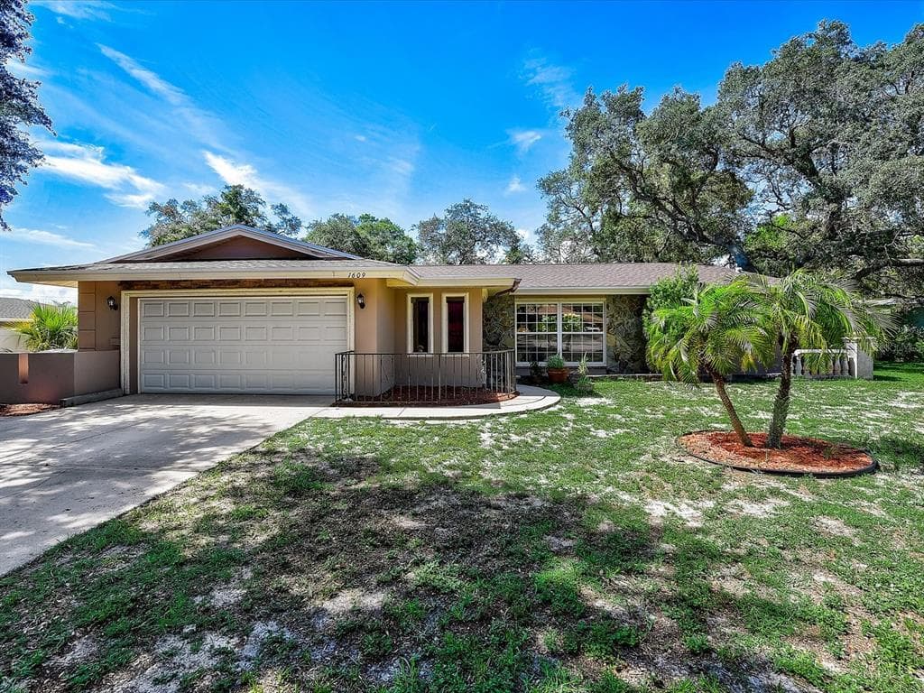 1609 PALMETTO STREET CLEARWATER, FL 33755