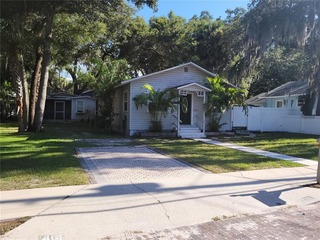 420 5TH STREET N SAFETY HARBOR, FL 34695