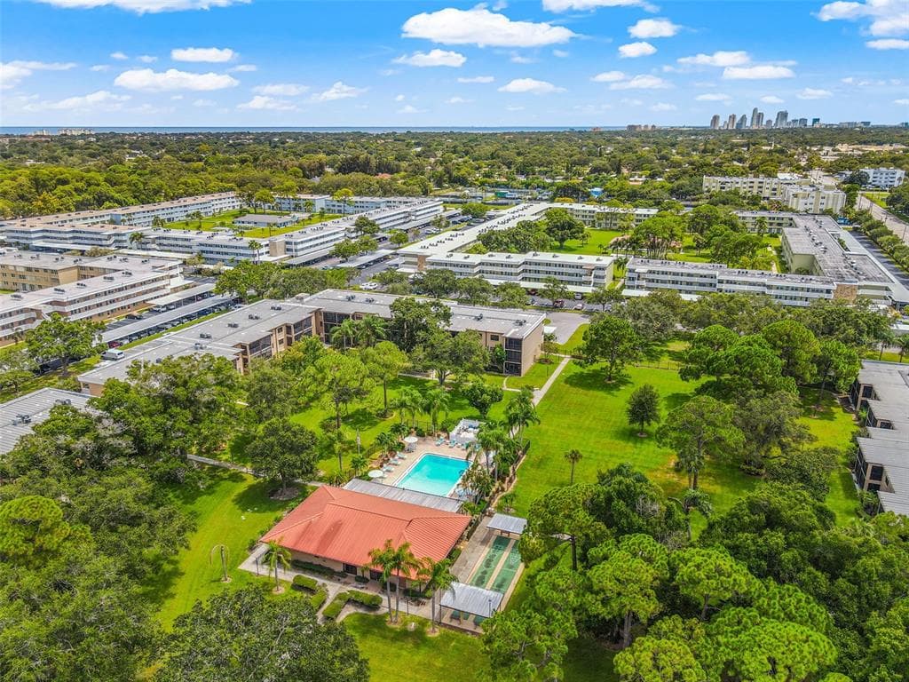 4910 BAY STREET NE UNIT 110 ST PETERSBURG, FL 33703