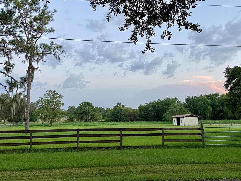 7005 CRIPPLE CREEK ROAD PLANT CITY, FL 33565