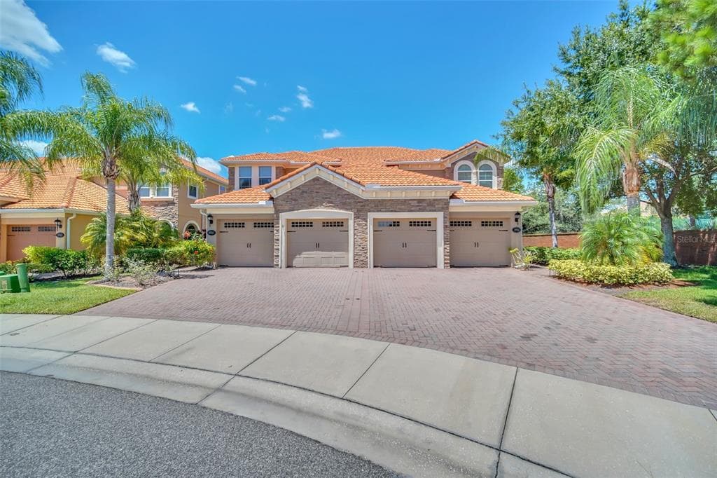 8956 DELLA SCALA CIRCLE ORLANDO, FL 32836