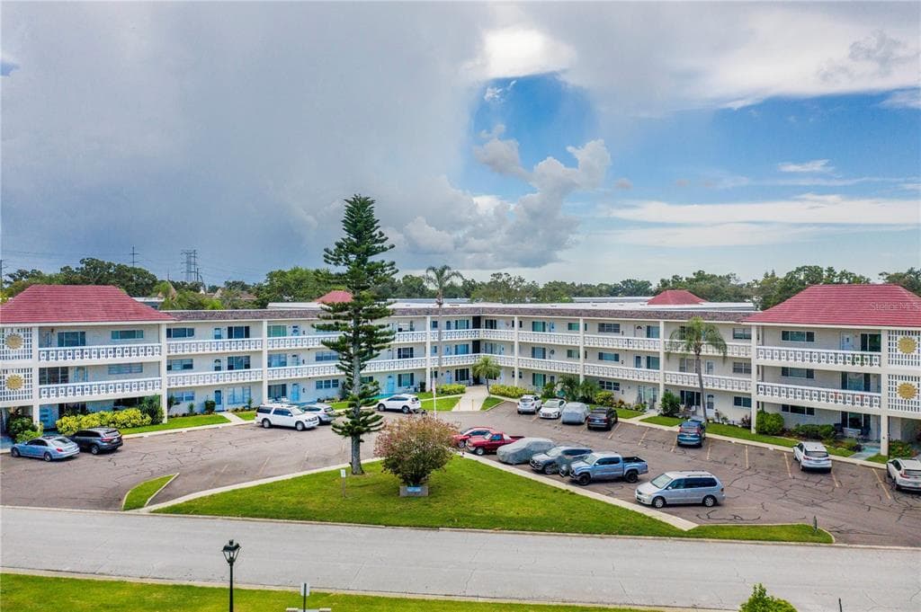 2451 CANADIAN WAY UNIT 27 CLEARWATER, FL 33763