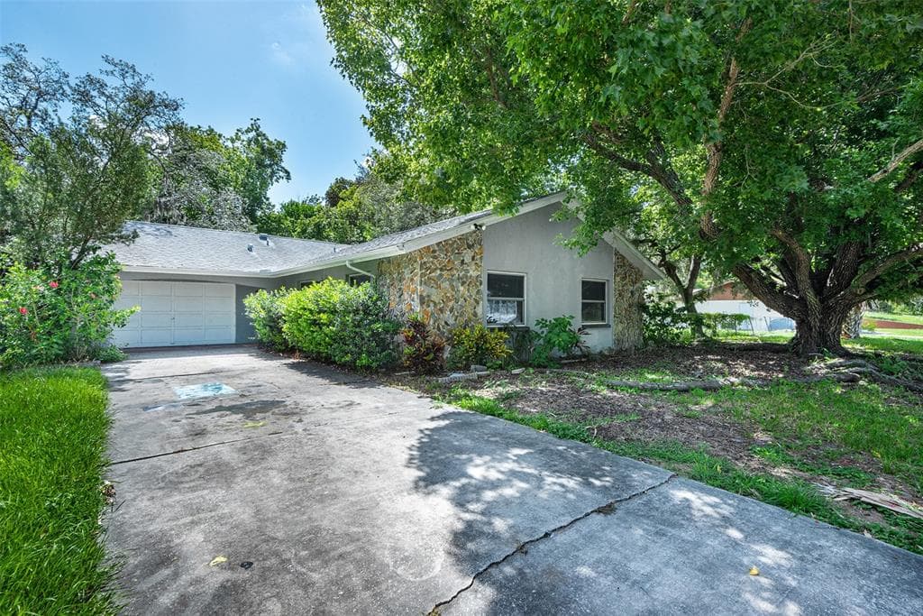 16106 BLACKBEARD LANE HUDSON, FL 34667