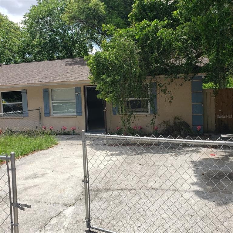 9902 C N HYACINTH AVENUE TAMPA, FL 33612