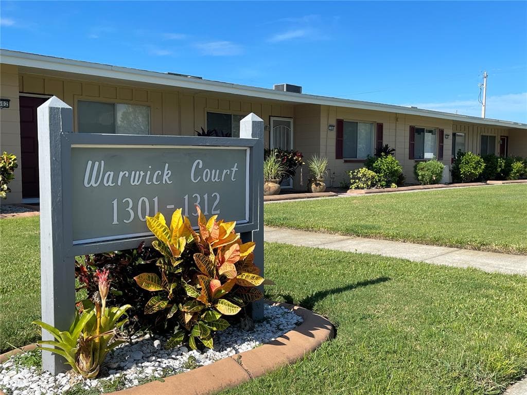 1304 WARWICK COURT SUN CITY CENTER, FL 33573