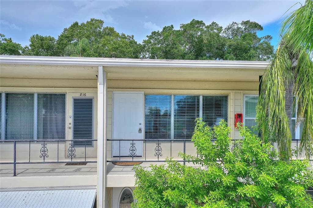 4154 56TH STREET N UNIT 817 KENNETH CITY, FL 33709