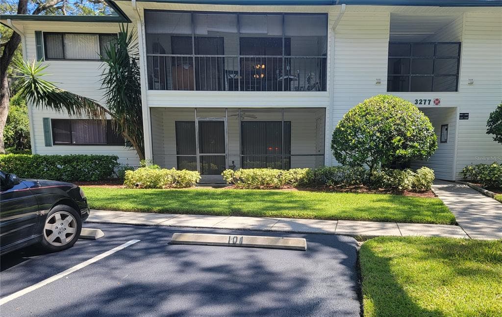 3277 FOX CHASE CIRCLE N UNIT 101 PALM HARBOR, FL 34683