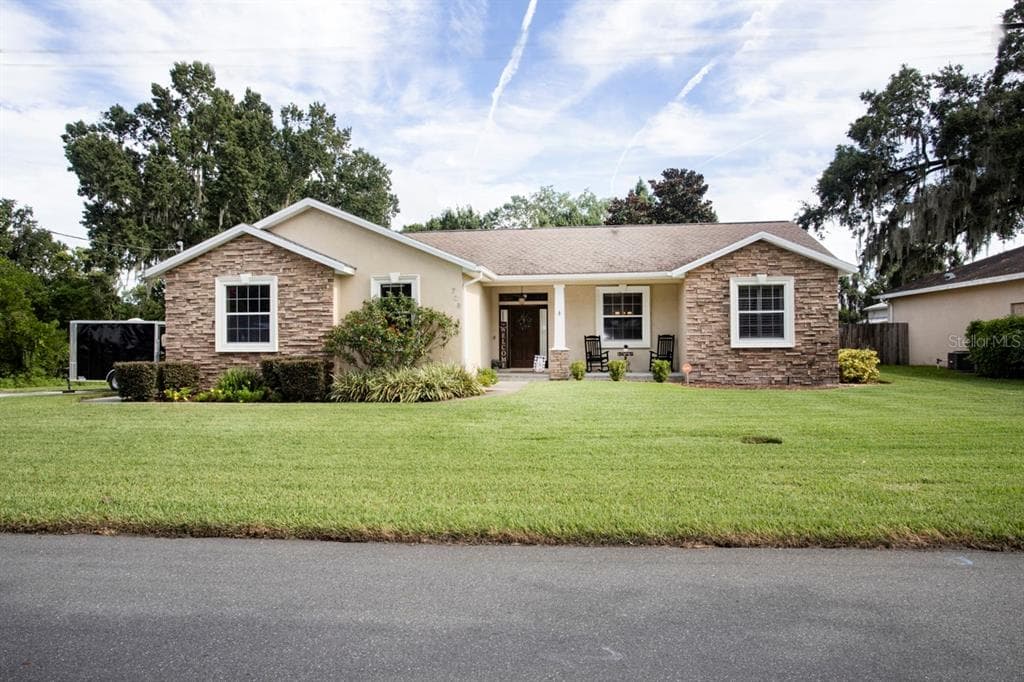 708 OAKLAND HEIGHTS AVENUE