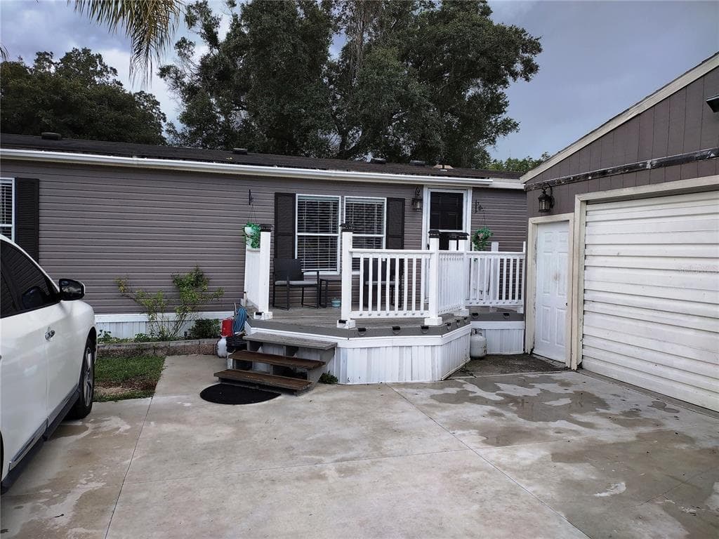 39018 CENTRAL AVENUE ZEPHYRHILLS, FL 33540