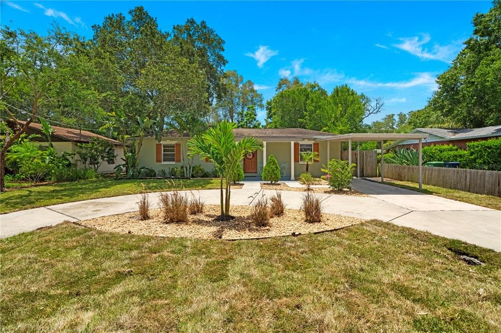 3412 W PAXTON AVENUE TAMPA, FL 33611