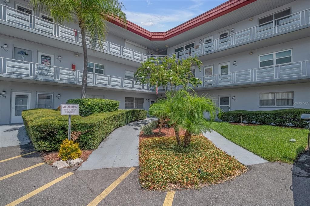 5660 80TH STREET N UNIT D304 ST PETERSBURG, FL 33709