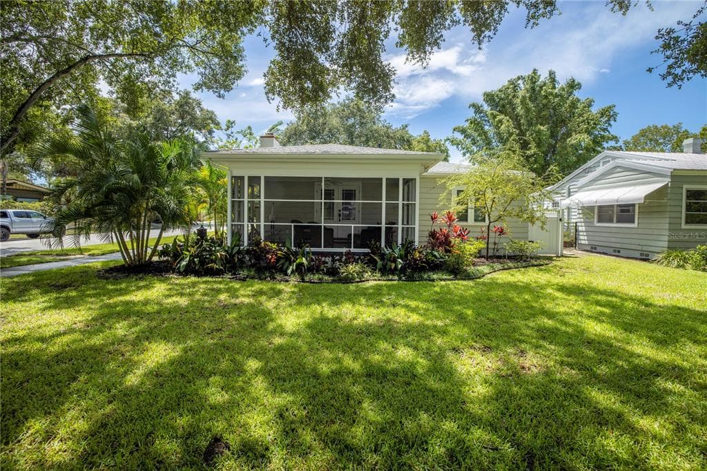 2300 7TH STREET N ST PETERSBURG, FL 33704