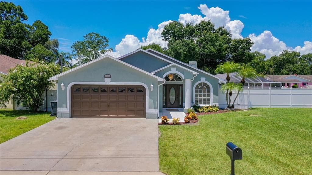8024 N HALE AVENUE TAMPA, FL 33614