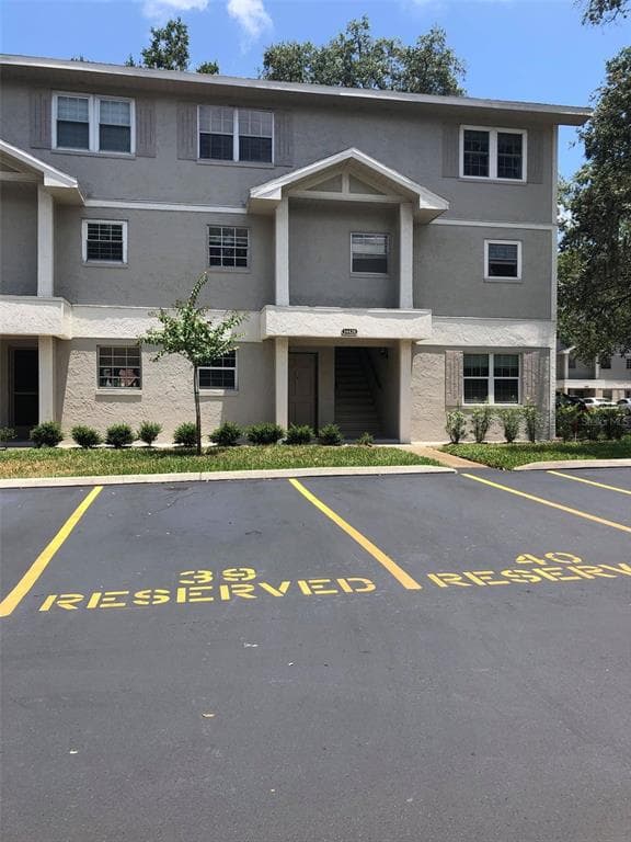 14428 REUTER STRASSE CIRCLE UNIT 2 TAMPA, FL 33613