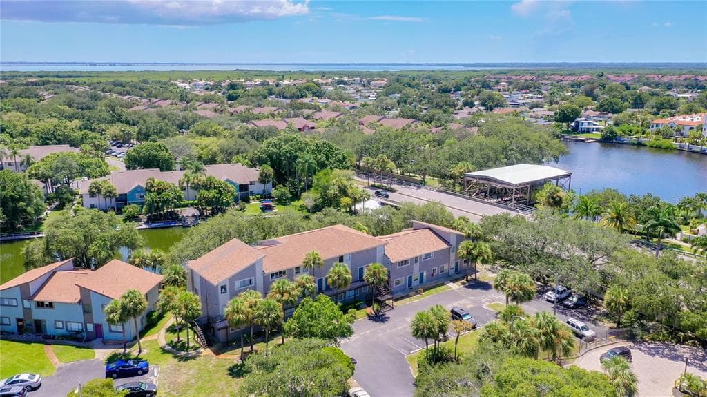 6301 NEWTOWN CIRCLE UNIT 1B4 TAMPA, FL 33615