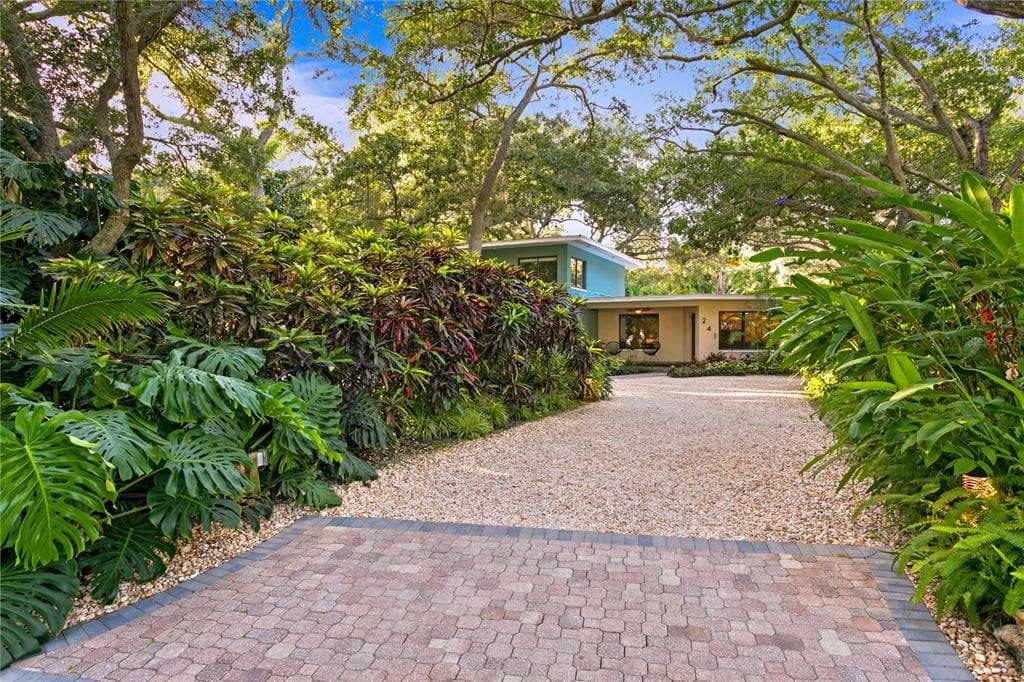 241 DRIFTWOOD ROAD SE ST PETERSBURG, FL 33705