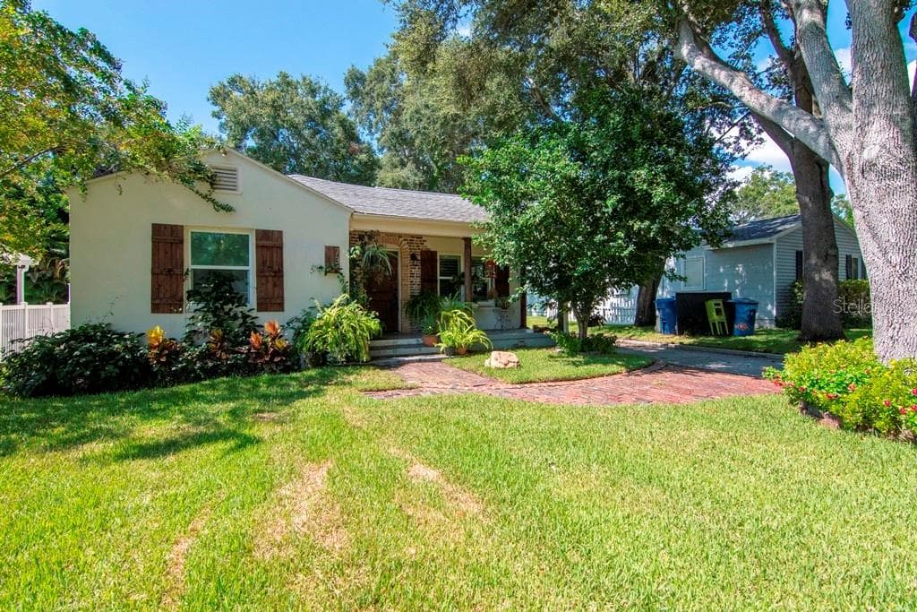734 37TH AVENUE N ST PETERSBURG, FL 33704