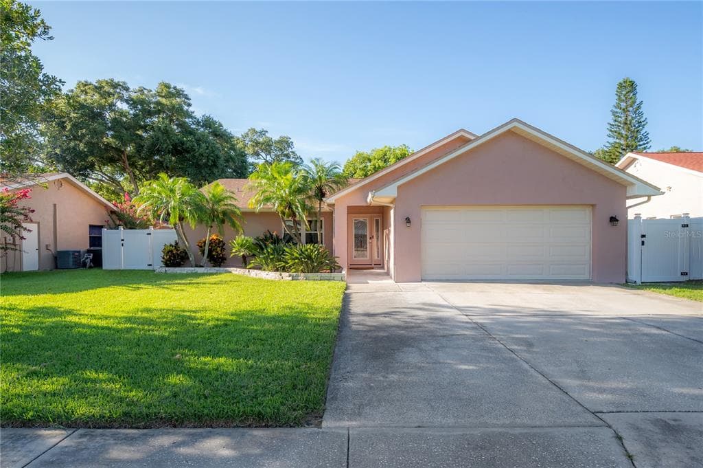 1534 COASTAL PLACE DUNEDIN, FL 34698