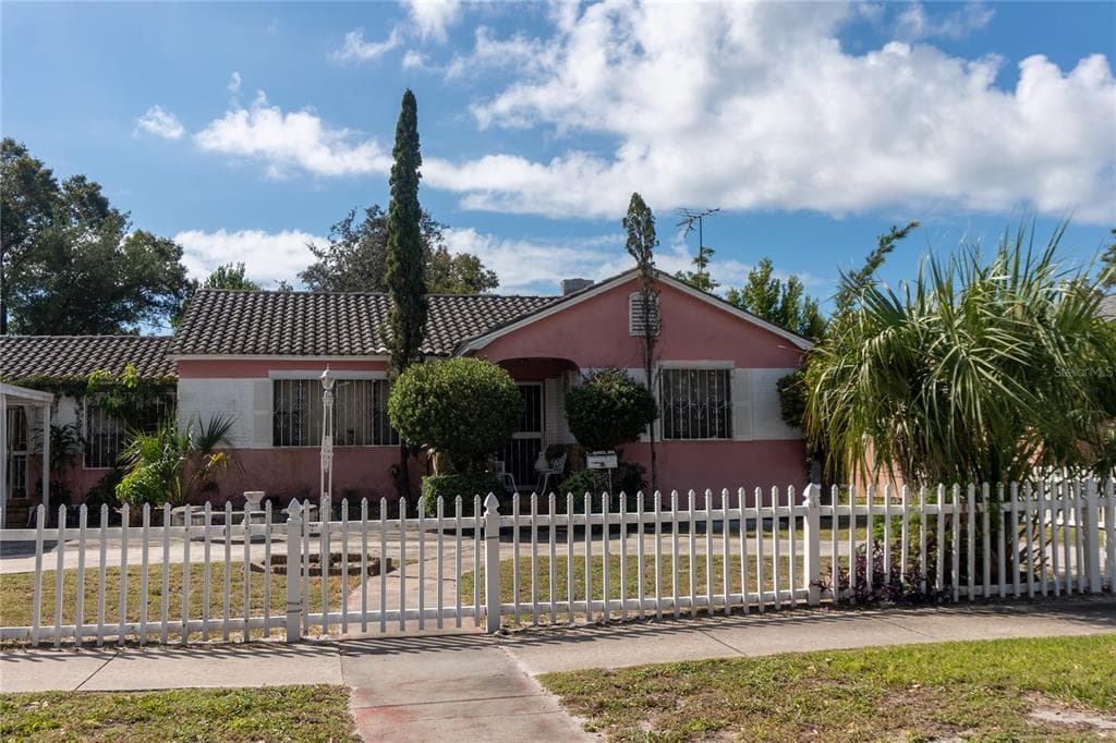 3910 5TH AVENUE S ST PETERSBURG, FL 33711