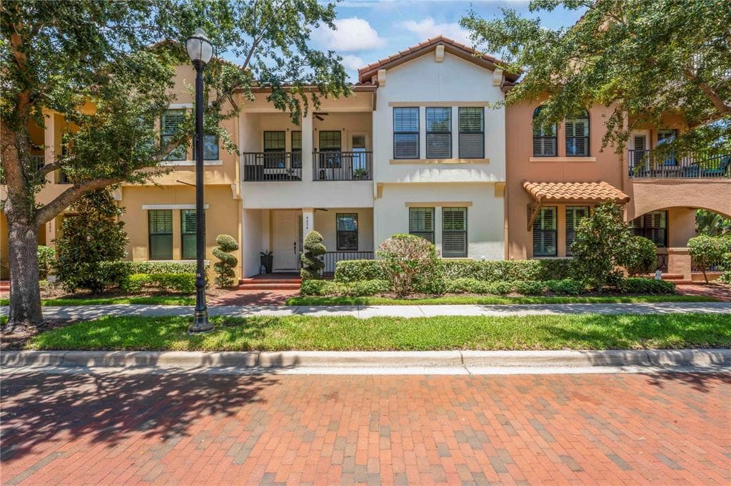 4884 YACHT CLUB DRIVE