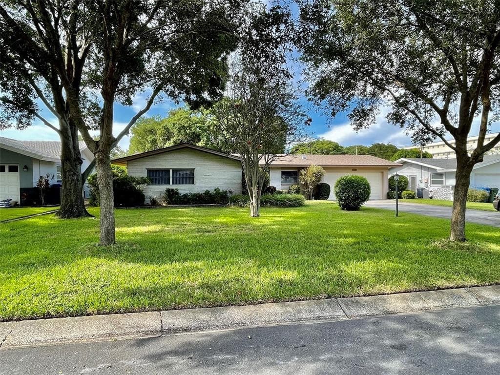 1640 NEVA DRIVE LARGO, FL 33770
