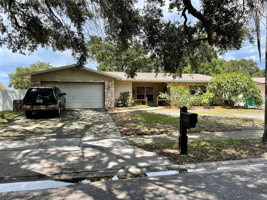 13357 88TH AVENUE N SEMINOLE, FL 33776