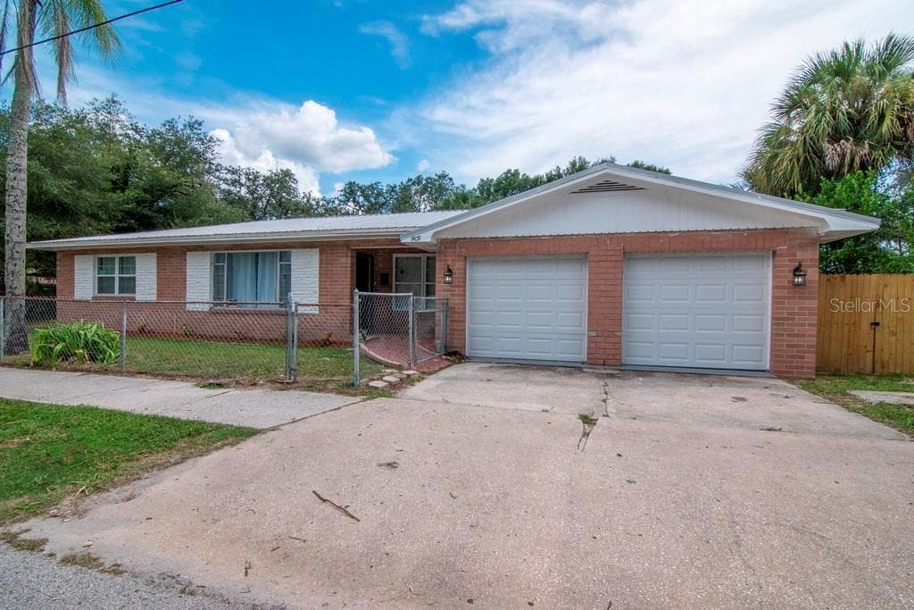 1409 E WATERS AVENUE TAMPA, FL 33604