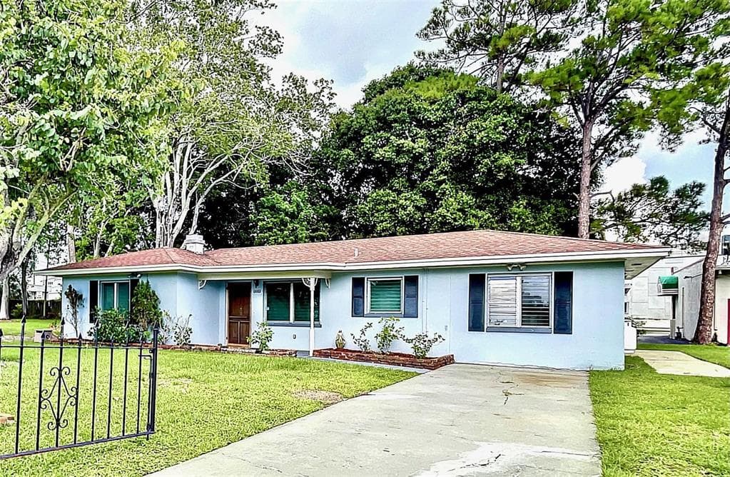 1463 LACONIA DRIVE E CLEARWATER, FL 33764