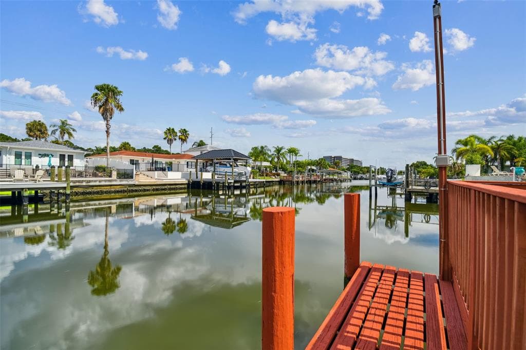 3925 VENETIAN WAY TAMPA, FL 33634