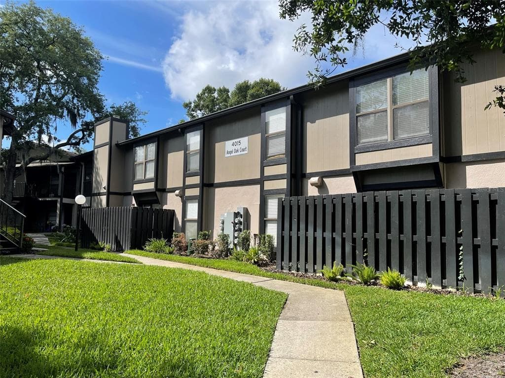 4015 ANGEL OAK COURT UNIT 103 TAMPA, FL 33613